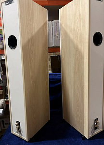 Напольная акустическая система Wharfedale Diamond 12.4