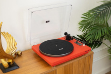 Комплект стереоусилитель Phaze Audio VOLT Цвет: Чёрный [Black] + проигрыватель виниловых дисков Phaze Audio Diana MK2 Цвет: Красный [Valkyrian red]