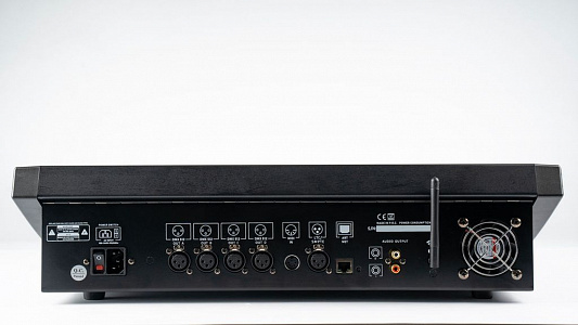 Цифровая консоль управления Exell Lighting EXLCONSOL4 Цифровая консоль управления Exell Lighting EXLCONSOL4